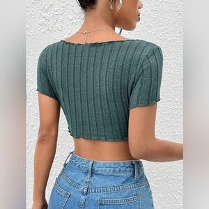 WEEKEND EDITION | Emerald Green Ribbed V-Neck Crop Top
